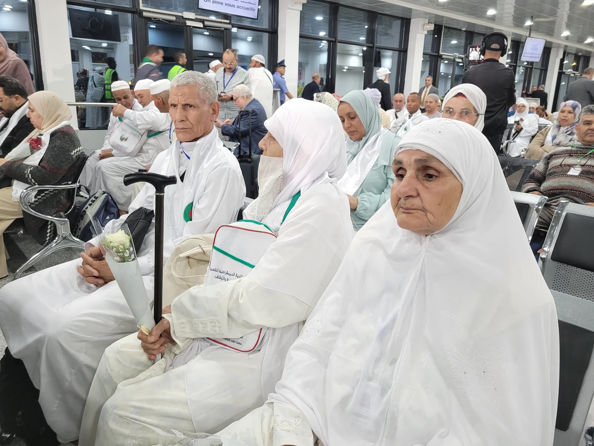 الرئيس تبون يأمر بنقل الحجاج المقيمين بالجنوب وأقصى الجنوب إلى مطارات الإقلاع نحو البقاع مجانا