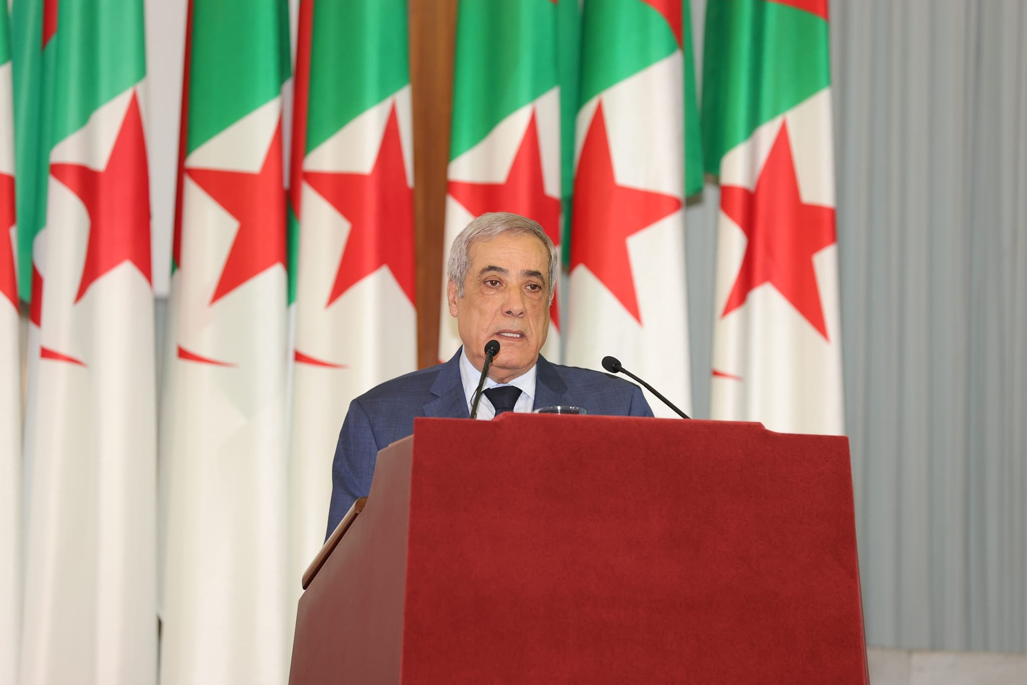 الوزير الأول يدشن مركز إنتاج الغاز حاسي باحمو بتيميمون
