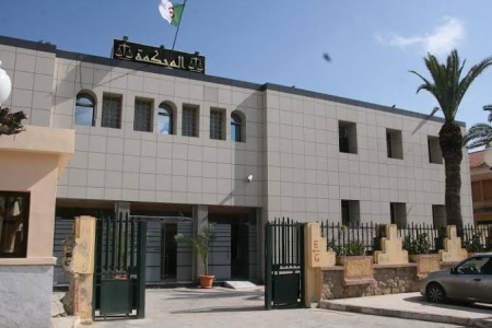 مجلس قضاء سيدي بلعباس: إيداع 4 متهمين الحبس المؤقت في قضية مقتل ضابط شرطة