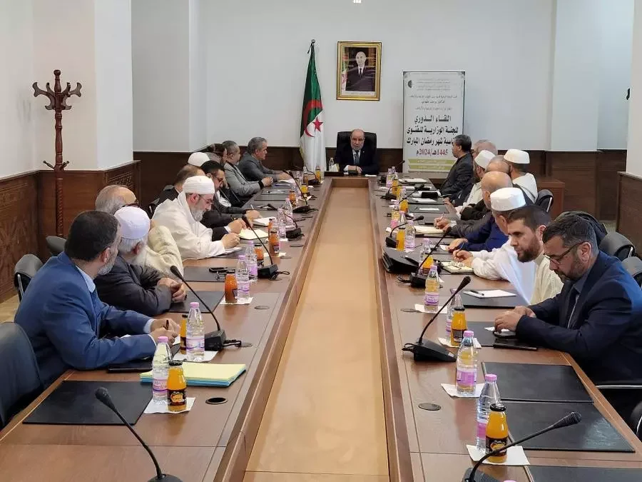 وزير الشؤون الدينية والاوقاف يشرف على اللقاء الدوري للجنة الوزارية للفتوى